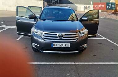 Внедорожник / Кроссовер Toyota Highlander 2012 в 