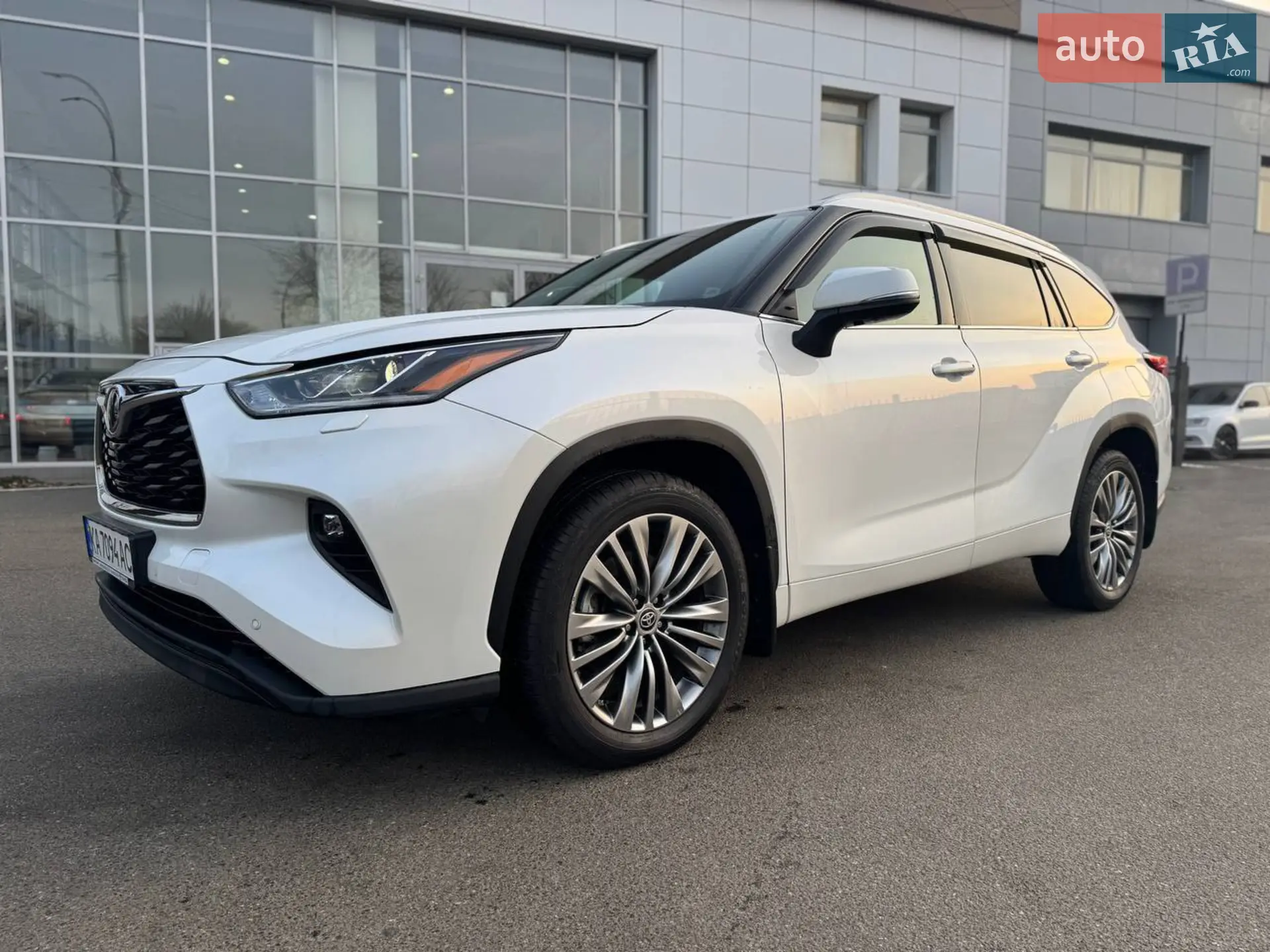 2020 Toyota Highlander - мініатюра 2