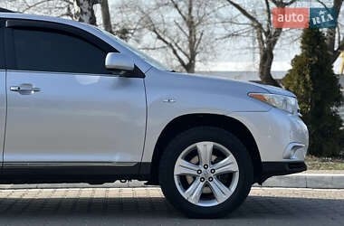 Позашляховик / Кросовер Toyota Highlander 2010 в Києві