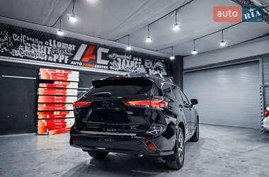 Внедорожник / Кроссовер Toyota Highlander 2021 в 