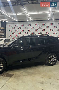 Внедорожник / Кроссовер Toyota Highlander 2021 в 
