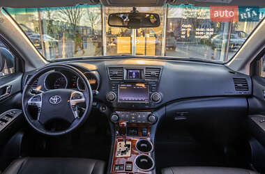 Внедорожник / Кроссовер Toyota Highlander 2013 в Днепре