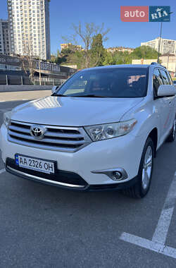 Позашляховик / Кросовер Toyota Highlander 2013 в Києві