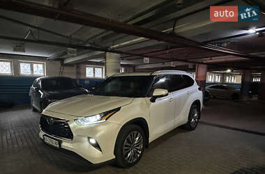 Внедорожник / Кроссовер Toyota Highlander 2021 в Киеве