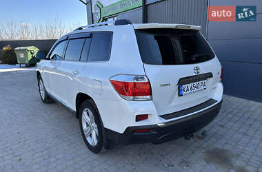 Позашляховик / Кросовер Toyota Highlander 2011 в Волочиську