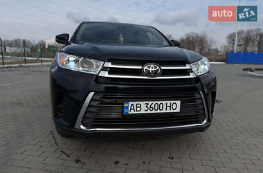 Внедорожник / Кроссовер Toyota Highlander 2016 в 