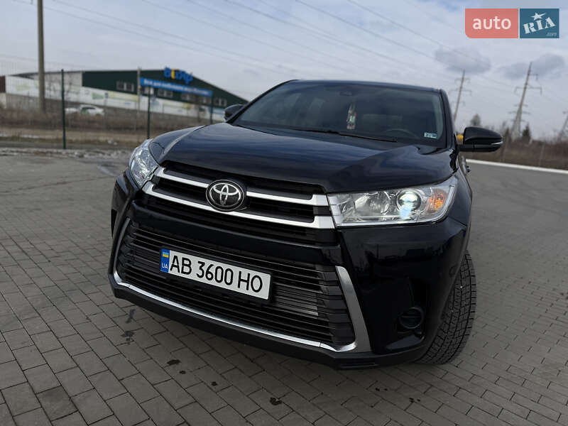 Внедорожник / Кроссовер Toyota Highlander 2016 в 