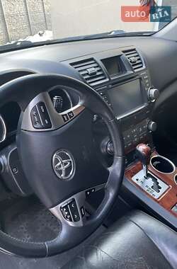 Внедорожник / Кроссовер Toyota Highlander 2011 в Харькове