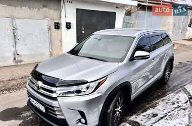 Внедорожник / Кроссовер Toyota Highlander 2017 в Одессе