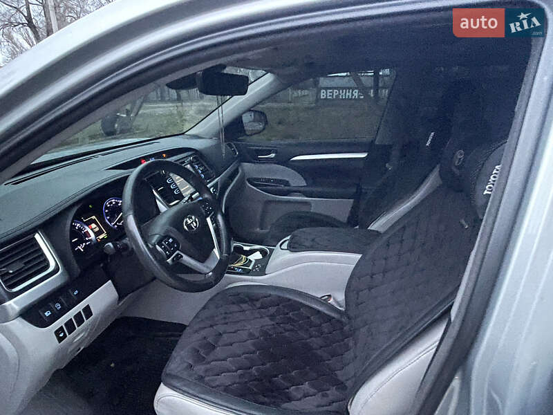 Внедорожник / Кроссовер Toyota Highlander 2018 в Киеве фото 12 Внедорожник / Кроссовер Toyota Highlander 2018 в Киеве