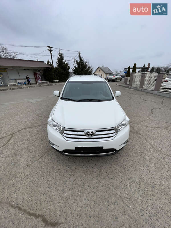 Внедорожник / Кроссовер Toyota Highlander 2012 в Черновцах