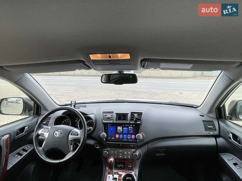 Внедорожник / Кроссовер Toyota Highlander 2012 в Черновцах