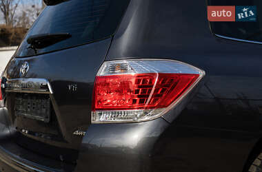 Внедорожник / Кроссовер Toyota Highlander 2011 в Киеве