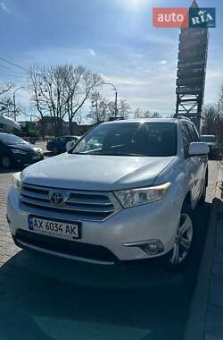 Внедорожник / Кроссовер Toyota Highlander 2010 в Ирпене