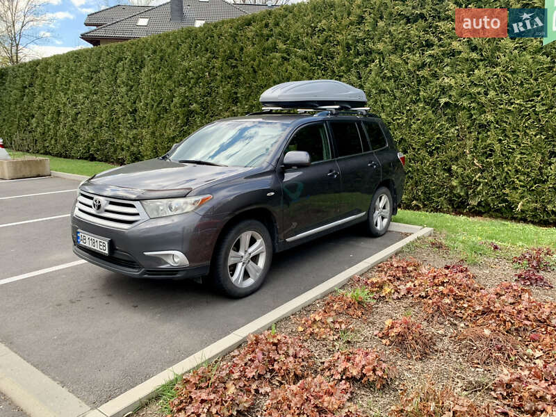 Внедорожник / Кроссовер Toyota Highlander 2011 в 