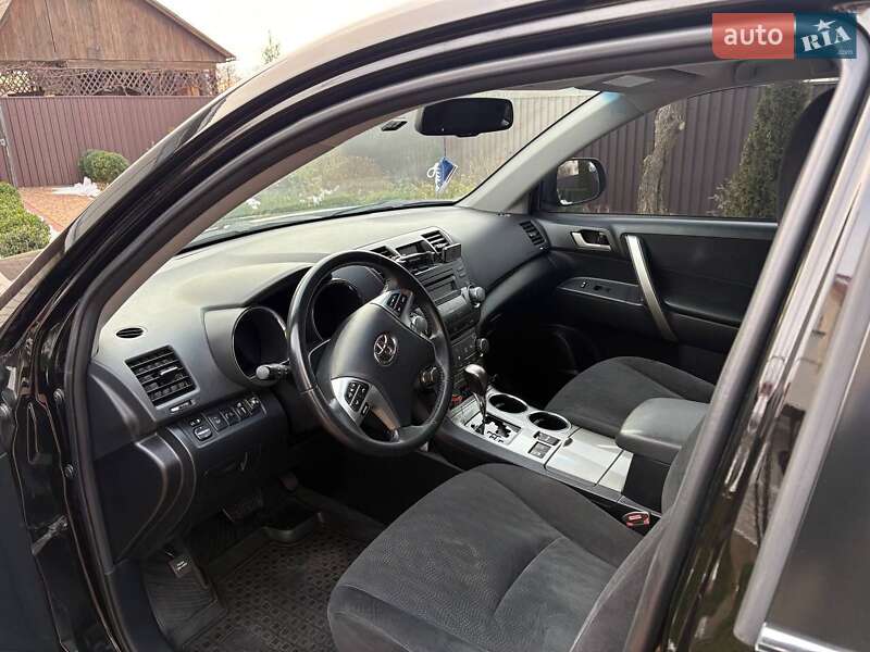 Позашляховик / Кросовер Toyota Highlander 2011 в Батурині