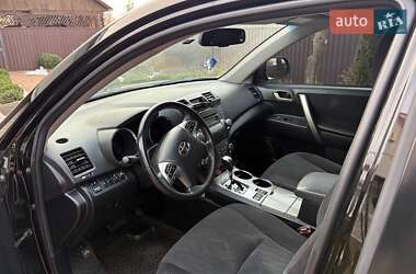 Внедорожник / Кроссовер Toyota Highlander 2011 в 