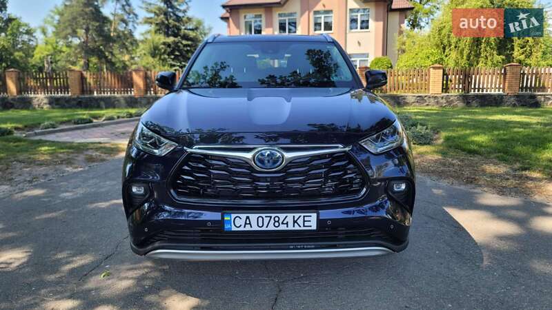 Внедорожник / Кроссовер Toyota Highlander 2022 в 