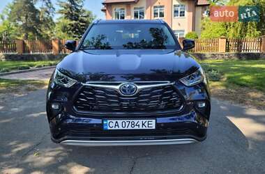 Внедорожник / Кроссовер Toyota Highlander 2022 в 