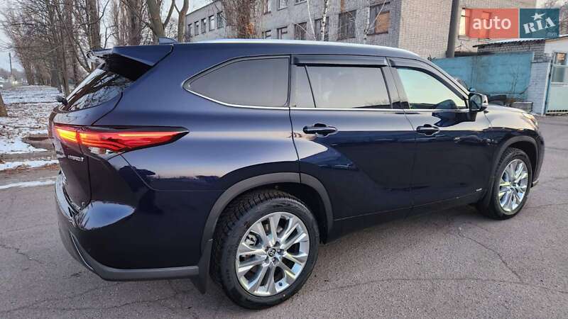 Позашляховик / Кросовер Toyota Highlander 2022 в Черкасах