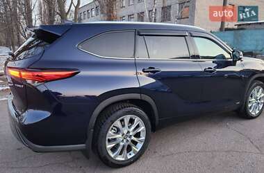 Внедорожник / Кроссовер Toyota Highlander 2022 в 