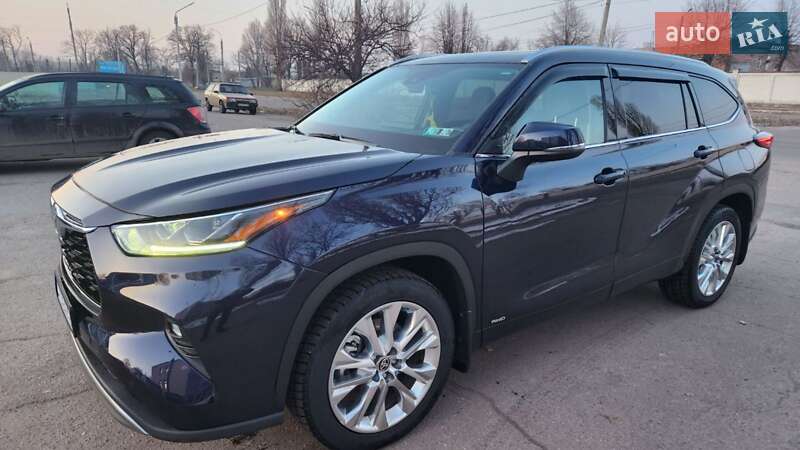 Позашляховик / Кросовер Toyota Highlander 2022 в Черкасах