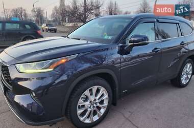 Внедорожник / Кроссовер Toyota Highlander 2022 в 