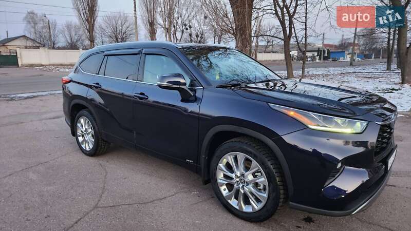 Позашляховик / Кросовер Toyota Highlander 2022 в Черкасах