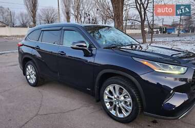 Внедорожник / Кроссовер Toyota Highlander 2022 в 
