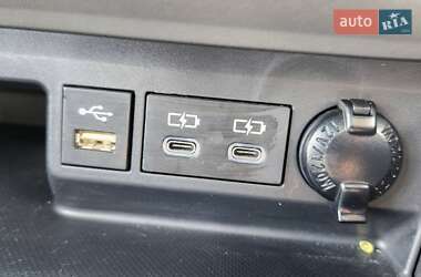 Внедорожник / Кроссовер Toyota Highlander 2022 в 
