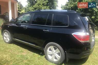 Внедорожник / Кроссовер Toyota Highlander 2013 в 
