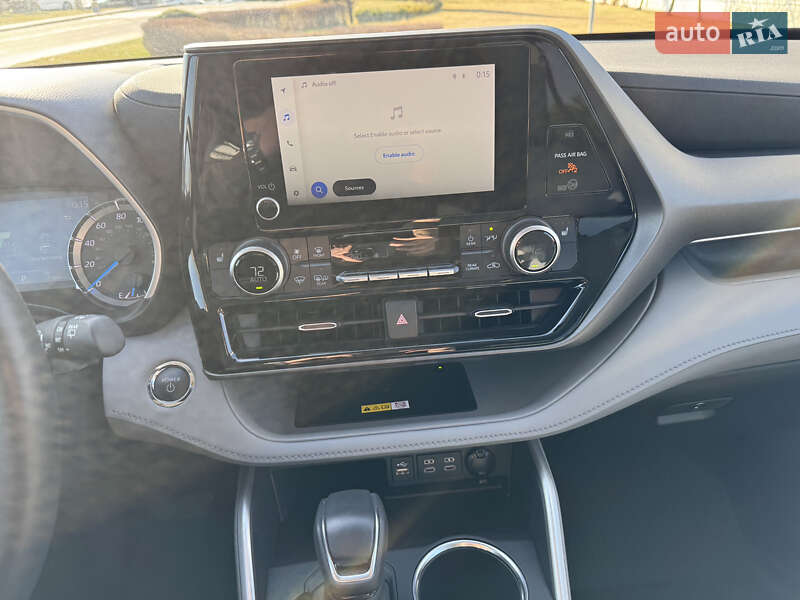 Внедорожник / Кроссовер Toyota Highlander 2023 в Киеве