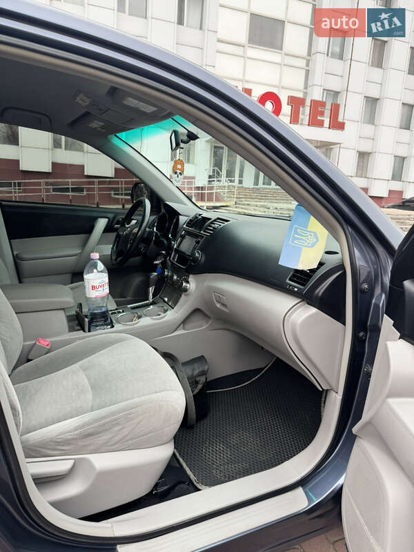 Внедорожник / Кроссовер Toyota Highlander 2013 в Каменском фото 9 Внедорожник / Кроссовер Toyota Highlander 2013 в Каменском