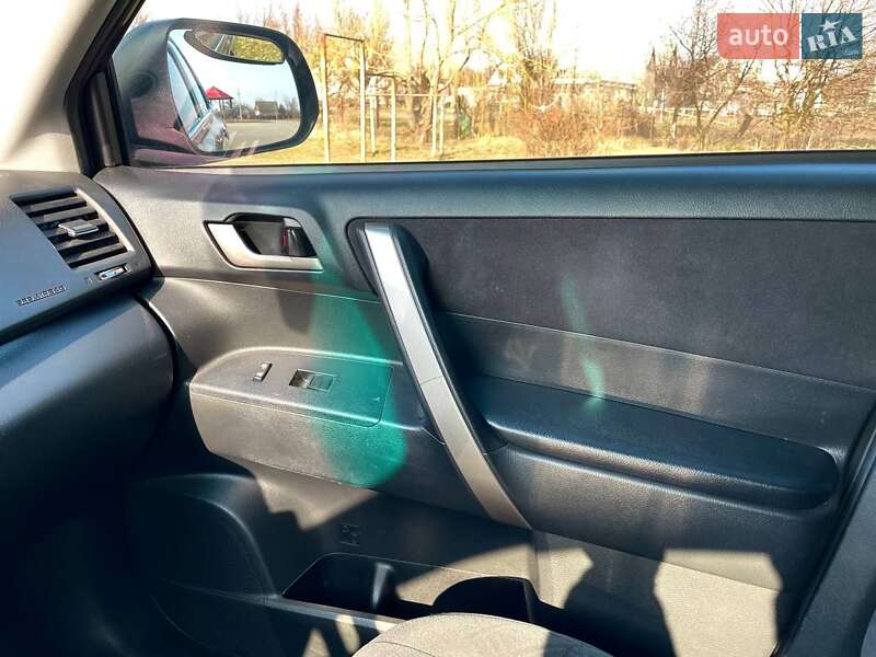 Позашляховик / Кросовер Toyota Highlander 2010 в Павлограді