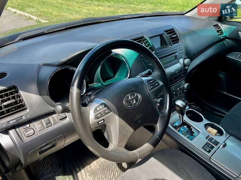 Позашляховик / Кросовер Toyota Highlander 2010 в Павлограді