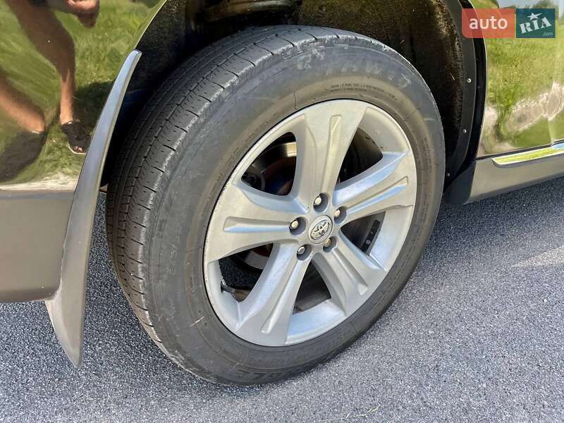 Позашляховик / Кросовер Toyota Highlander 2010 в Павлограді