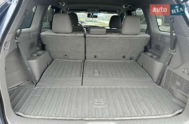 Позашляховик / Кросовер Toyota Highlander 2014 в 