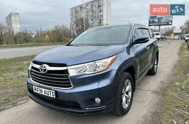 Позашляховик / Кросовер Toyota Highlander 2014 в 