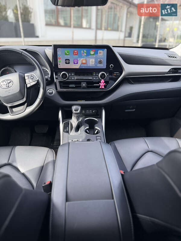 Внедорожник / Кроссовер Toyota Highlander 2023 в Львове