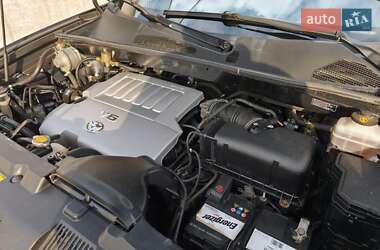 Позашляховик / Кросовер Toyota Highlander 2013 в 