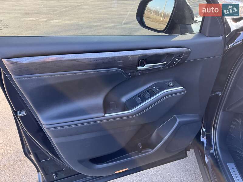 Внедорожник / Кроссовер Toyota Highlander 2020 в Кривом Роге фото 10 Внедорожник / Кроссовер Toyota Highlander 2020 в Кривом Роге