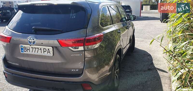 Внедорожник / Кроссовер Toyota Highlander 2017 в Одессе