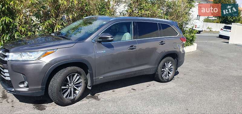Внедорожник / Кроссовер Toyota Highlander 2017 в Одессе