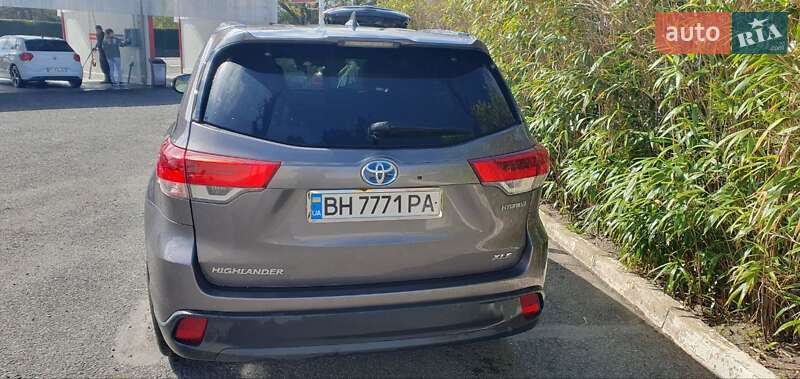 Внедорожник / Кроссовер Toyota Highlander 2017 в Одессе