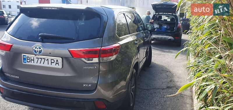 Внедорожник / Кроссовер Toyota Highlander 2017 в Одессе