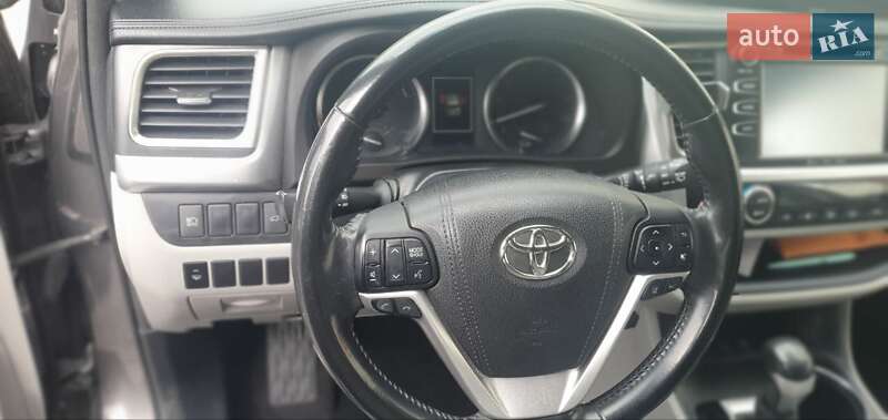 Внедорожник / Кроссовер Toyota Highlander 2017 в Одессе