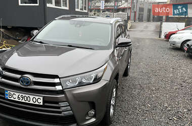 Внедорожник / Кроссовер Toyota Highlander 2017 в 