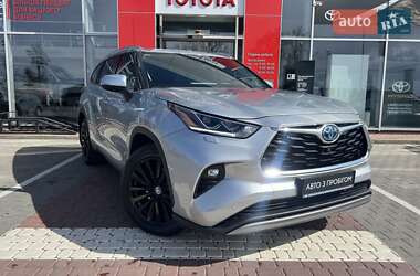 Внедорожник / Кроссовер Toyota Highlander 2024 в 