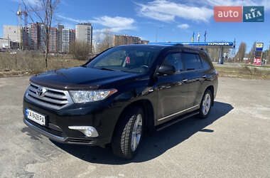 Внедорожник / Кроссовер Toyota Highlander 2011 в 