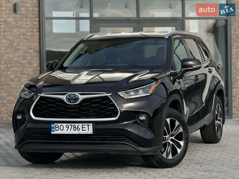 Позашляховик / Кросовер Toyota Highlander 2021 в Тернополі